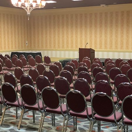 Clarion Hotel & Suites Conference Center Memphis Airport Bagian luar foto