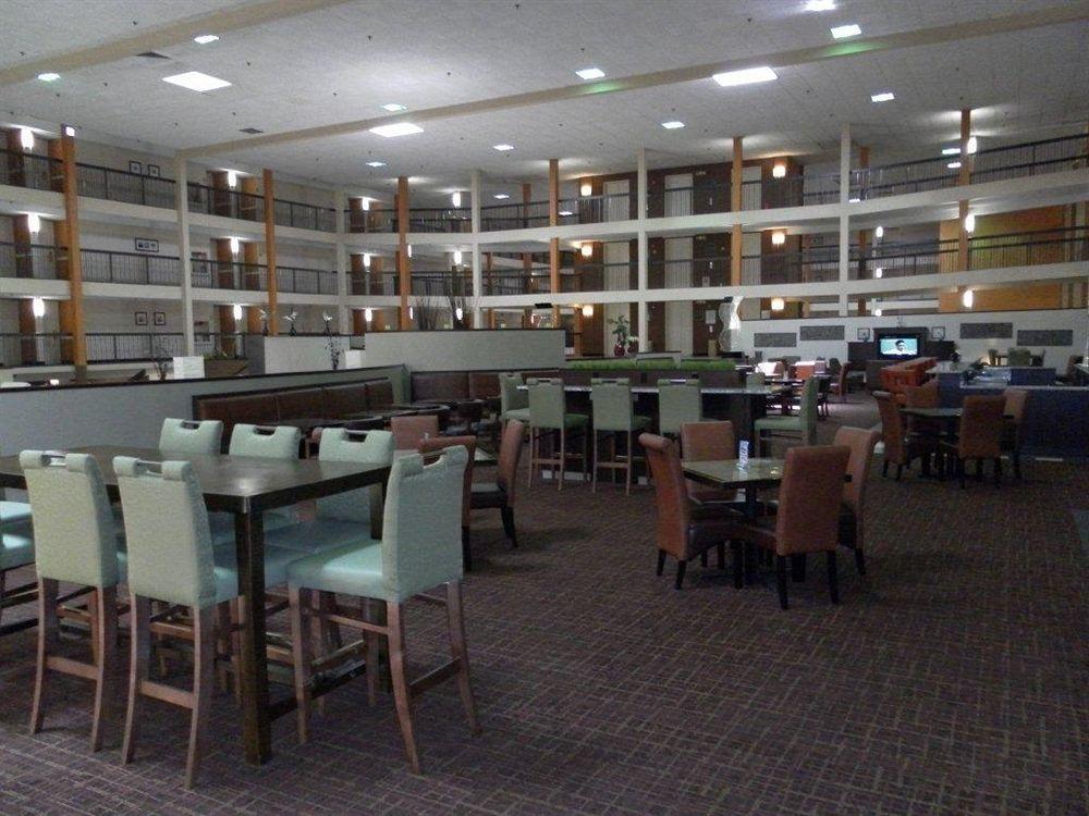 Clarion Hotel & Suites Conference Center Memphis Airport Bagian luar foto